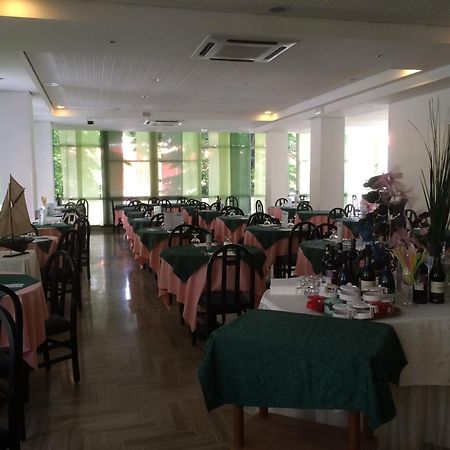 Hotel Sultano Rimini Kültér fotó